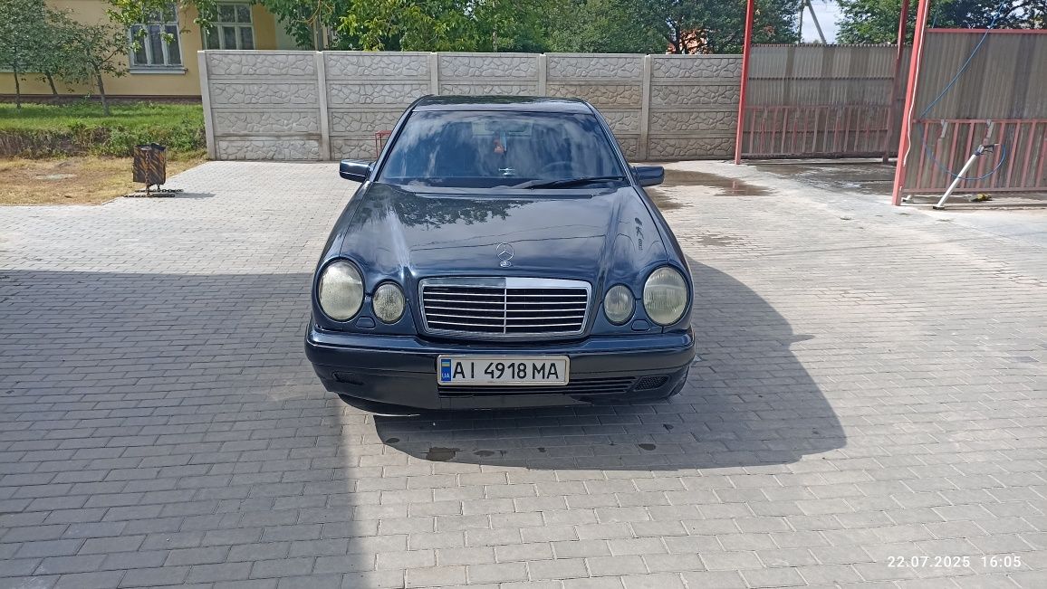 Продам Мерседес Е210.2.5 турбо дізель(цікавить обмін).