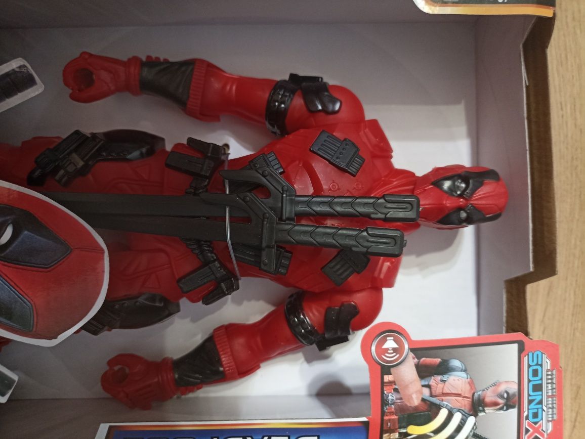 Deadpool Avengers 30 cm