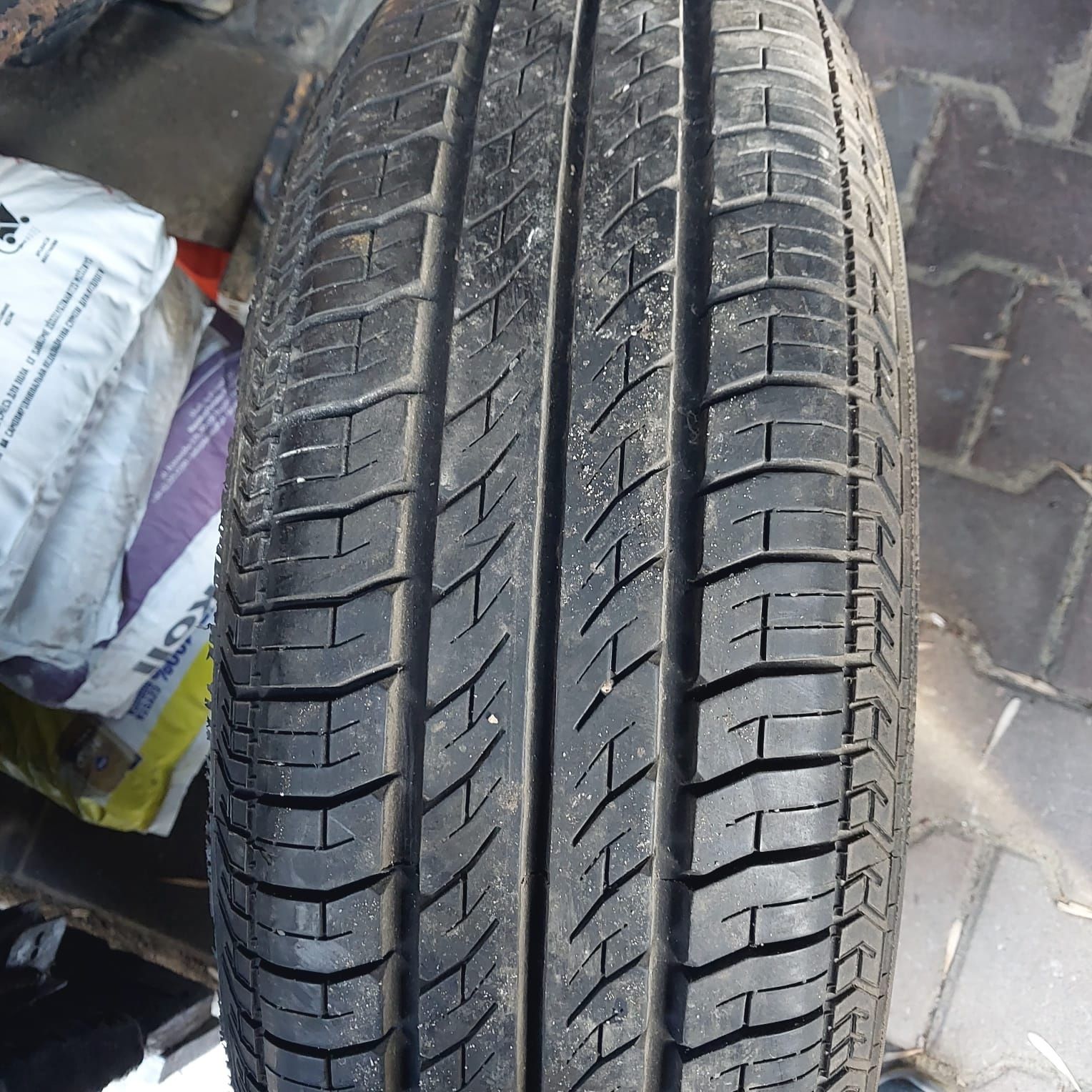 Opony Continental R15