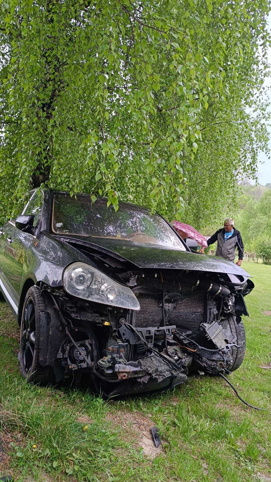 Porsche cayenne lift 4,8 2007r uszkodzone części lampa skrzynia i inne