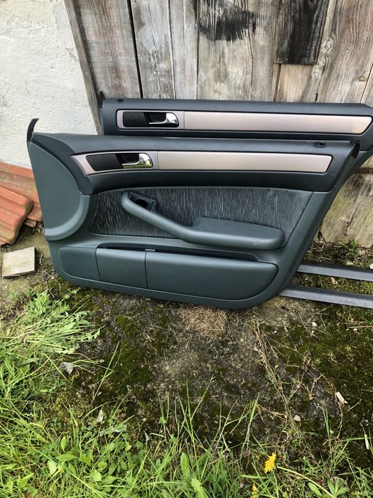 Sprzedam wnętrze tzn. Fotele i kanapa oraz boczki audi a6 c5