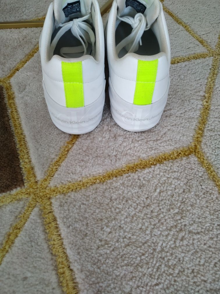 Buty sportowe, snikersy damskie 38