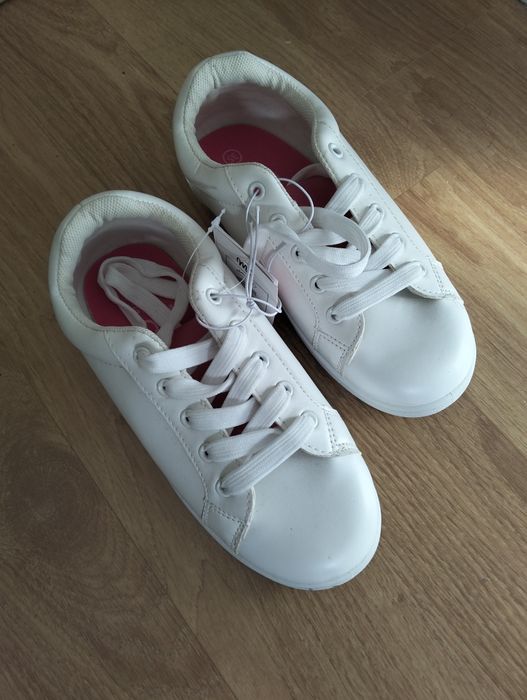 Sapatilhas criança, tamanho 35