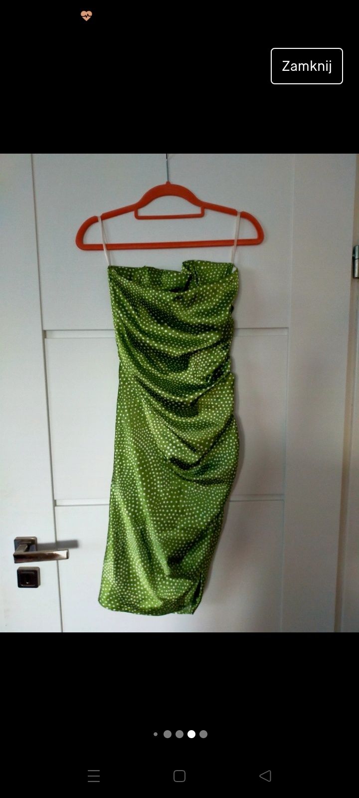 Zielona sukienka w kremowe grochy bez ramion