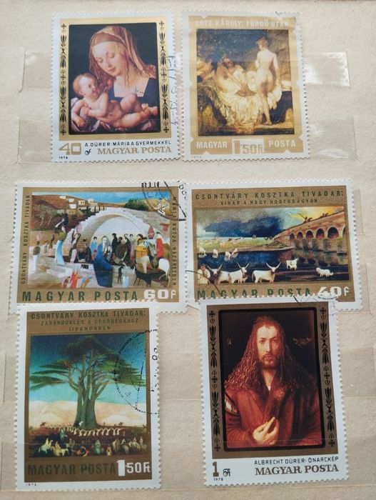 Продам шикарний, великий альбом з  різними колекціями марок. 18 стор