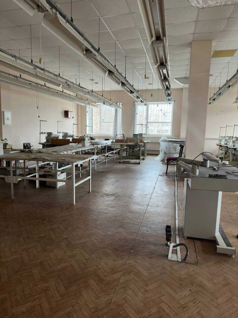 Действующая швейная фабрика в центре Поселка Котовского. 1V7