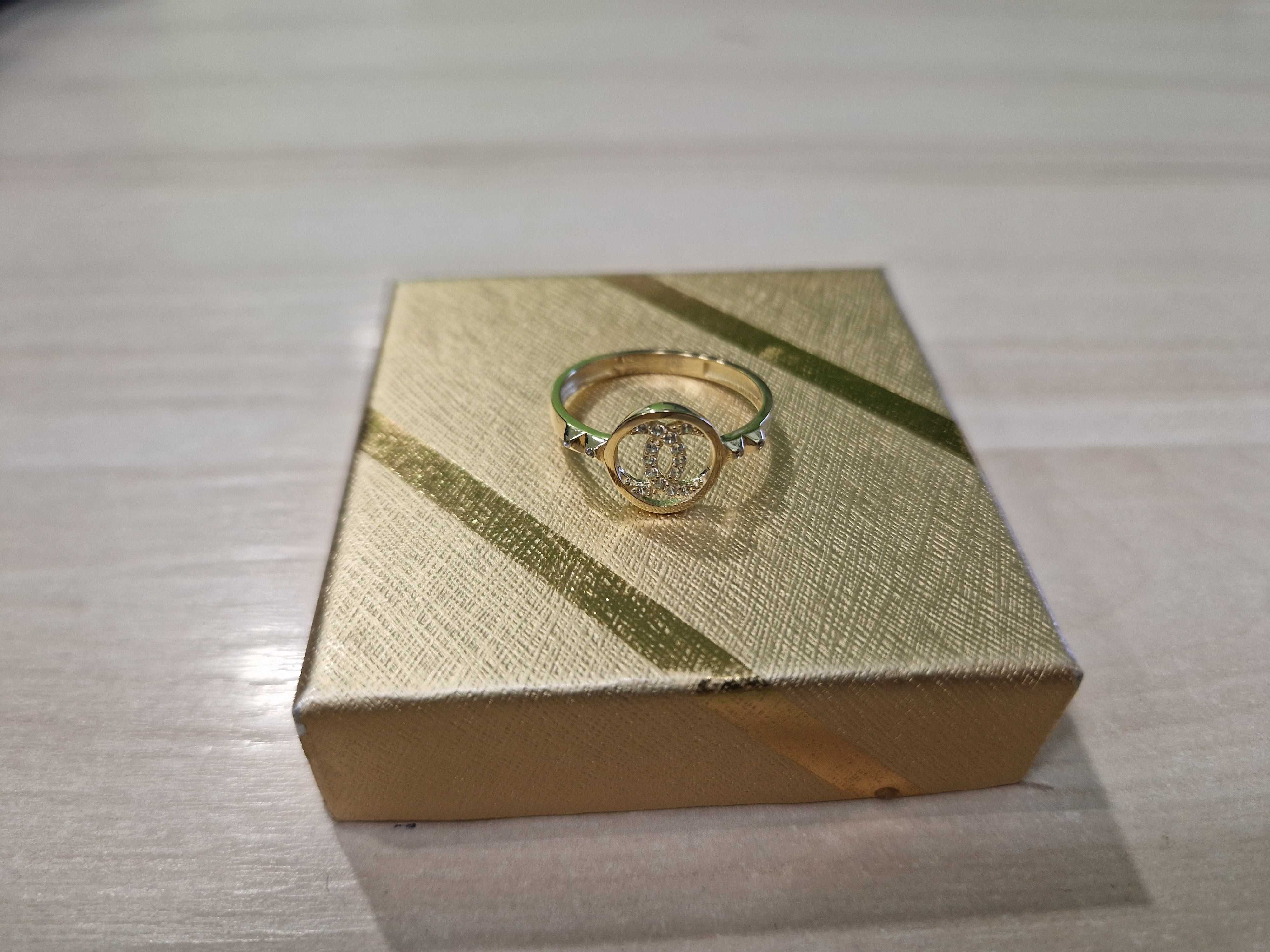 Nowy złoty pierścionek Chanel delikatny PR 585