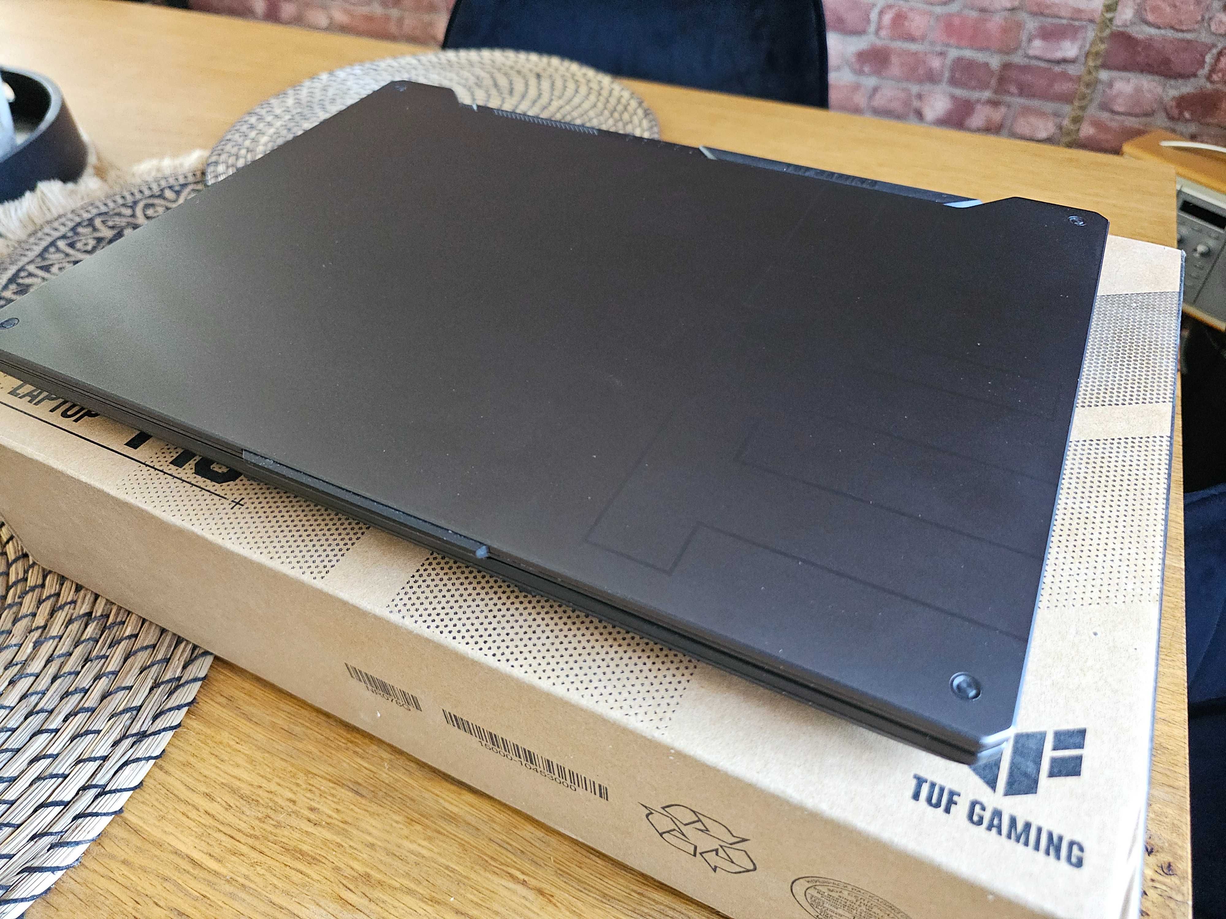Laptop Gamingowy Asus 3050 ti !! Dysk 1,5 Tb !! . Etui GRATIS !!