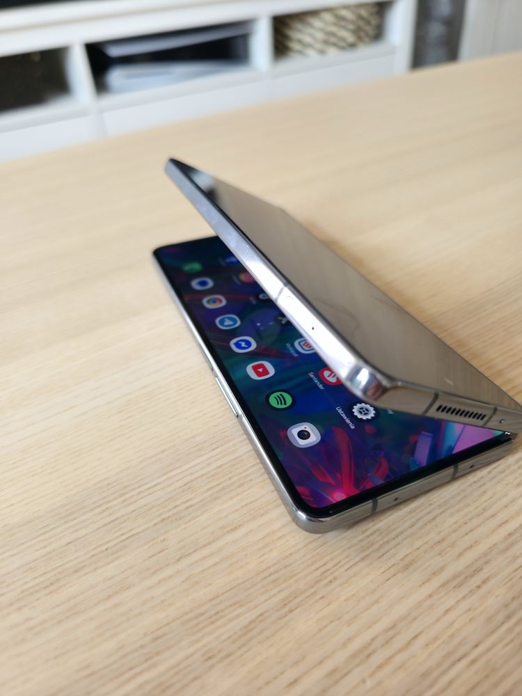 Samsung Galaxy Z Fold4 512 GB + Galaxy Buds FE