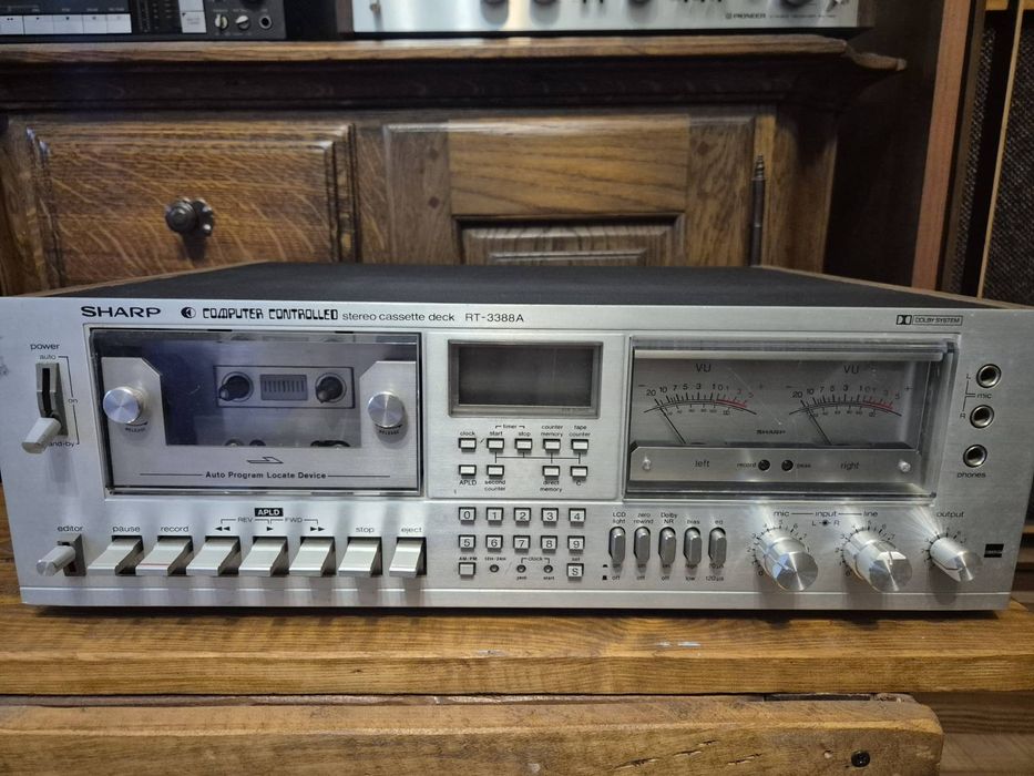 Винтажная кассетная дека SHARP RT-3388A с компьютерным управлением