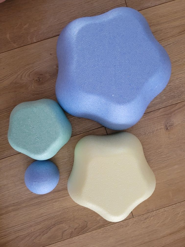 Kamienie balansujace stepping stone