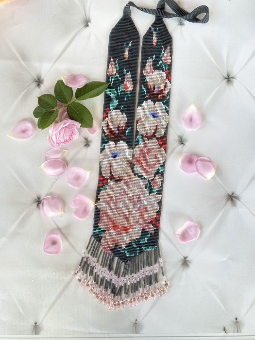 Гердан з чеського бісеру, вироби з бісеру. Кутовий гердан.