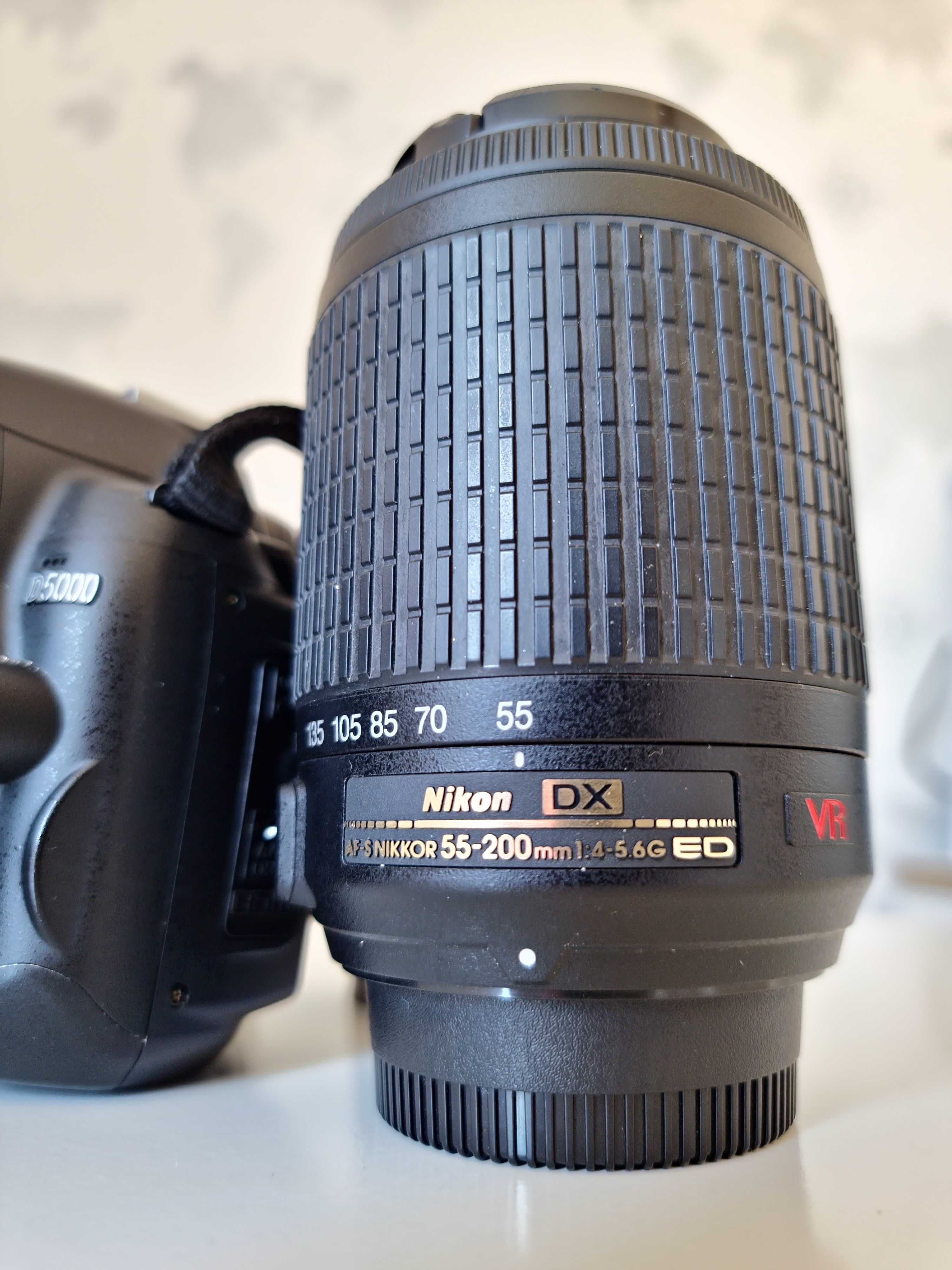 Nikon D5000 (2 lentes)  + mochila de transporte de oferta