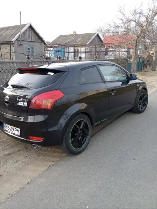 Продам машину Kia ceed 2010 року
