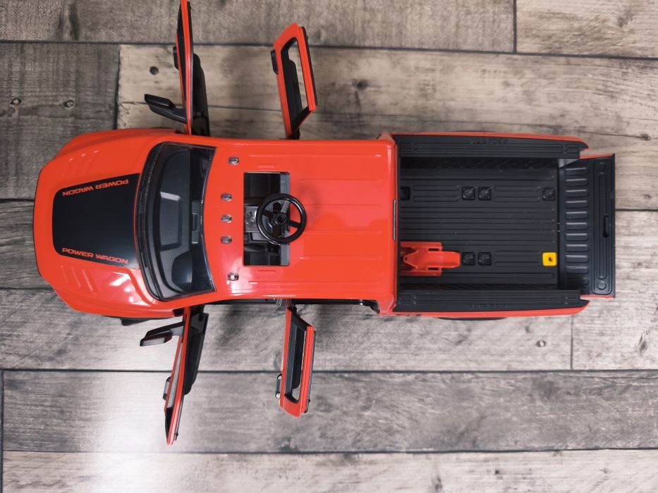 BRUDER 02502 samochód RAM z motocyklem Ducati i kierowcą