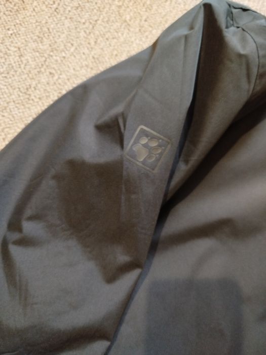 Продам нову чоловічу куртку,не підійшов розмір.