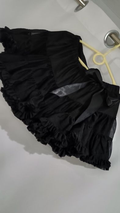 Czarna tiulowa spodniczka r. 122 - 128