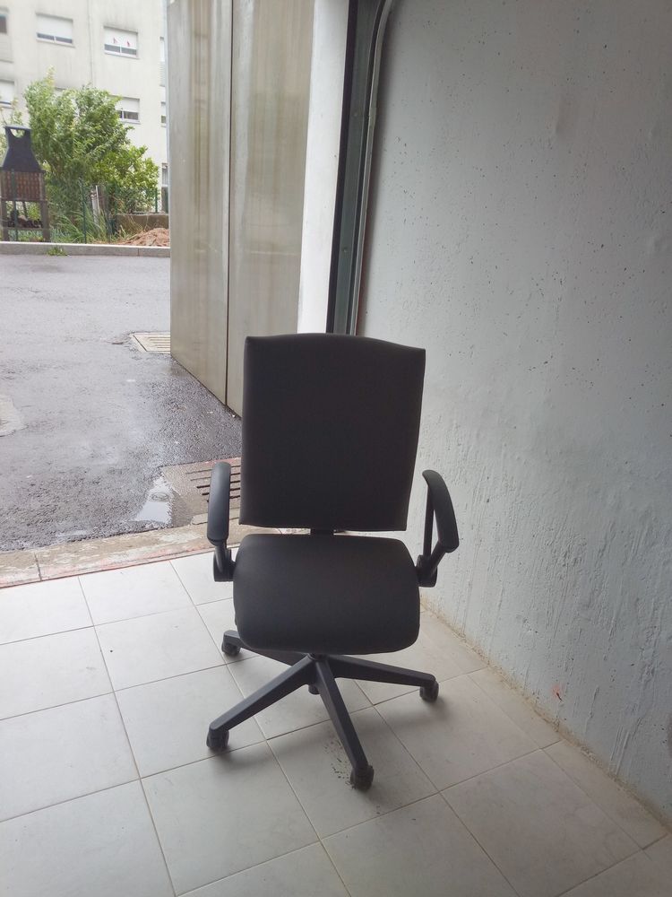 Cadeira  de escritório como nova