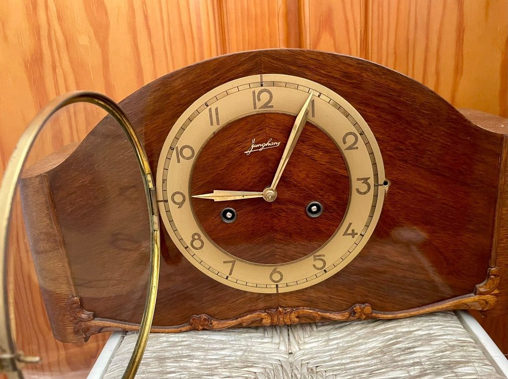 Relógio de lareira alemão Junghans decada de 40–50 com mecanismo W278