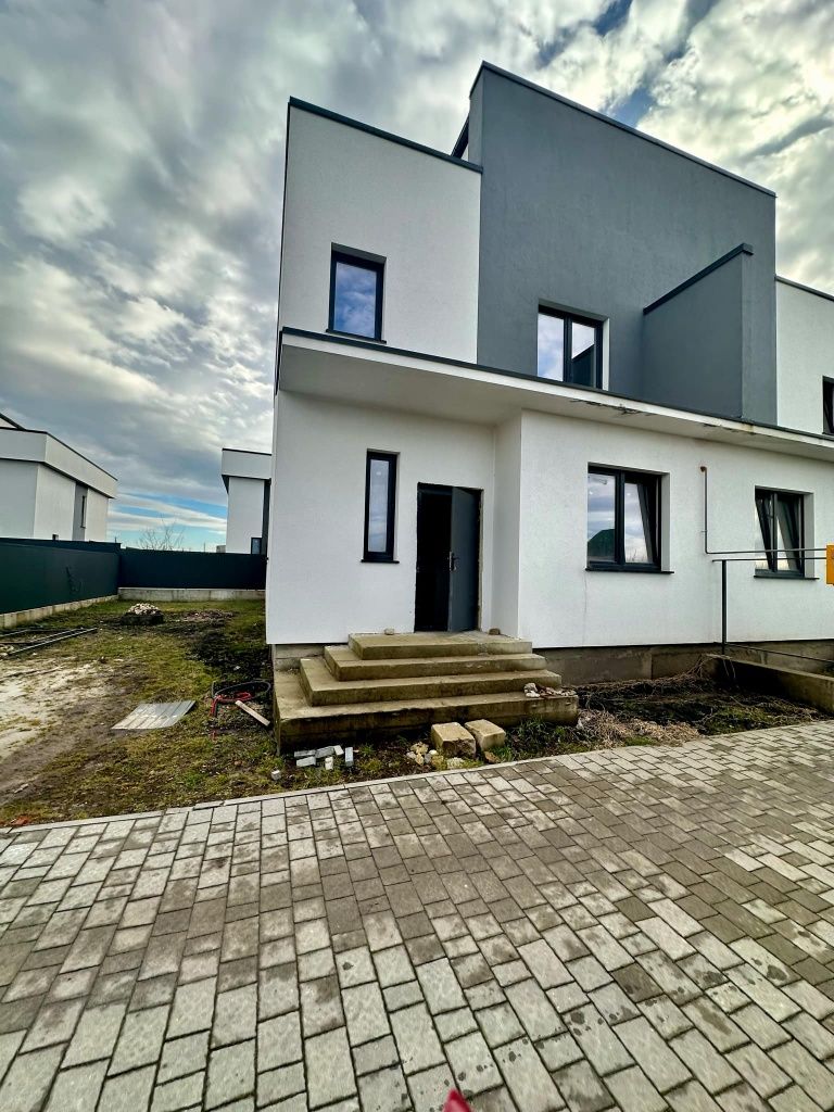 Продам котедж Пасіки-Зубрицькі (передмістя Львова), Єоселя