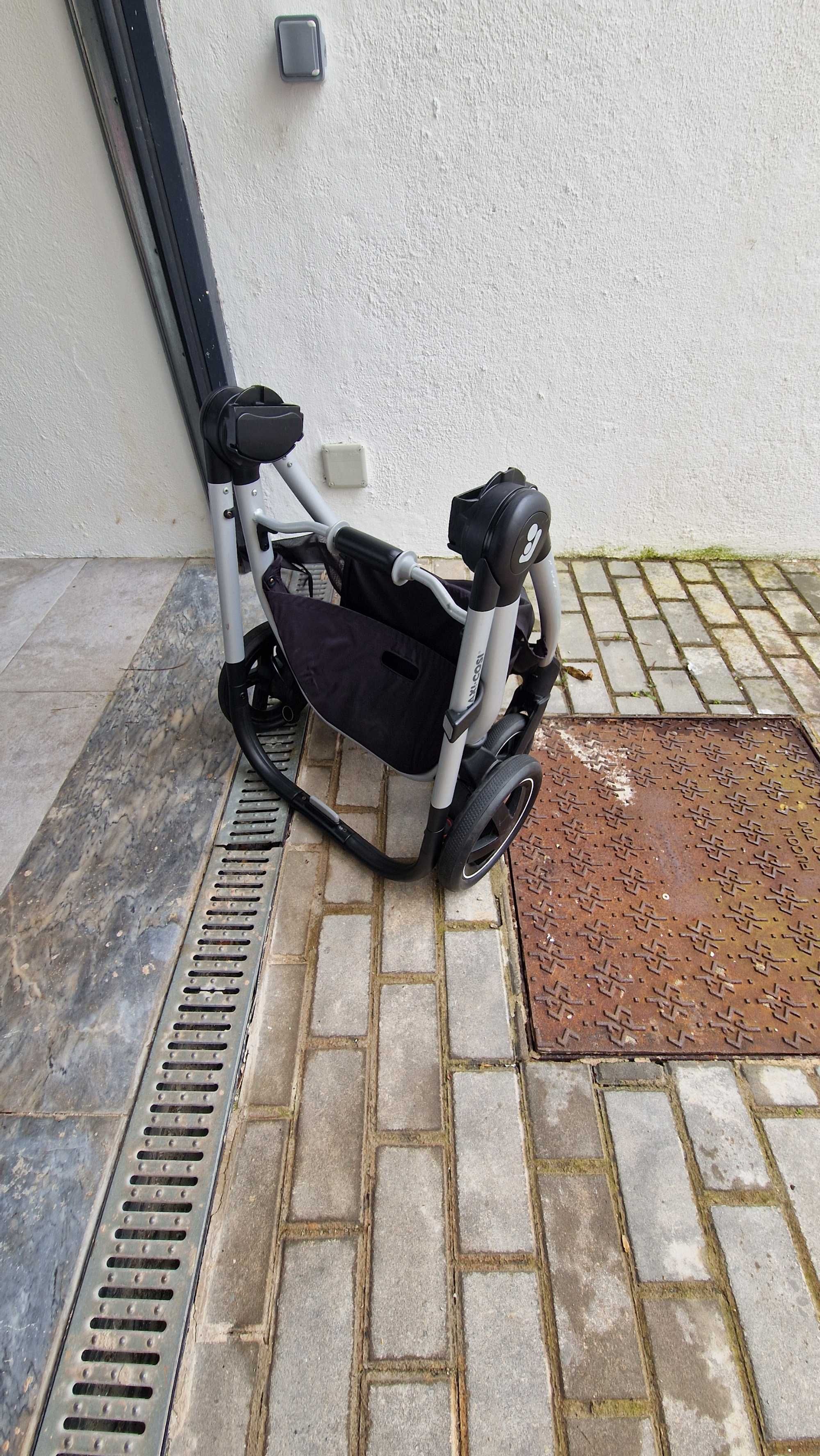 Carro Maxi Cosi Adorra 2, Ovo Pebble Pro e Isofix