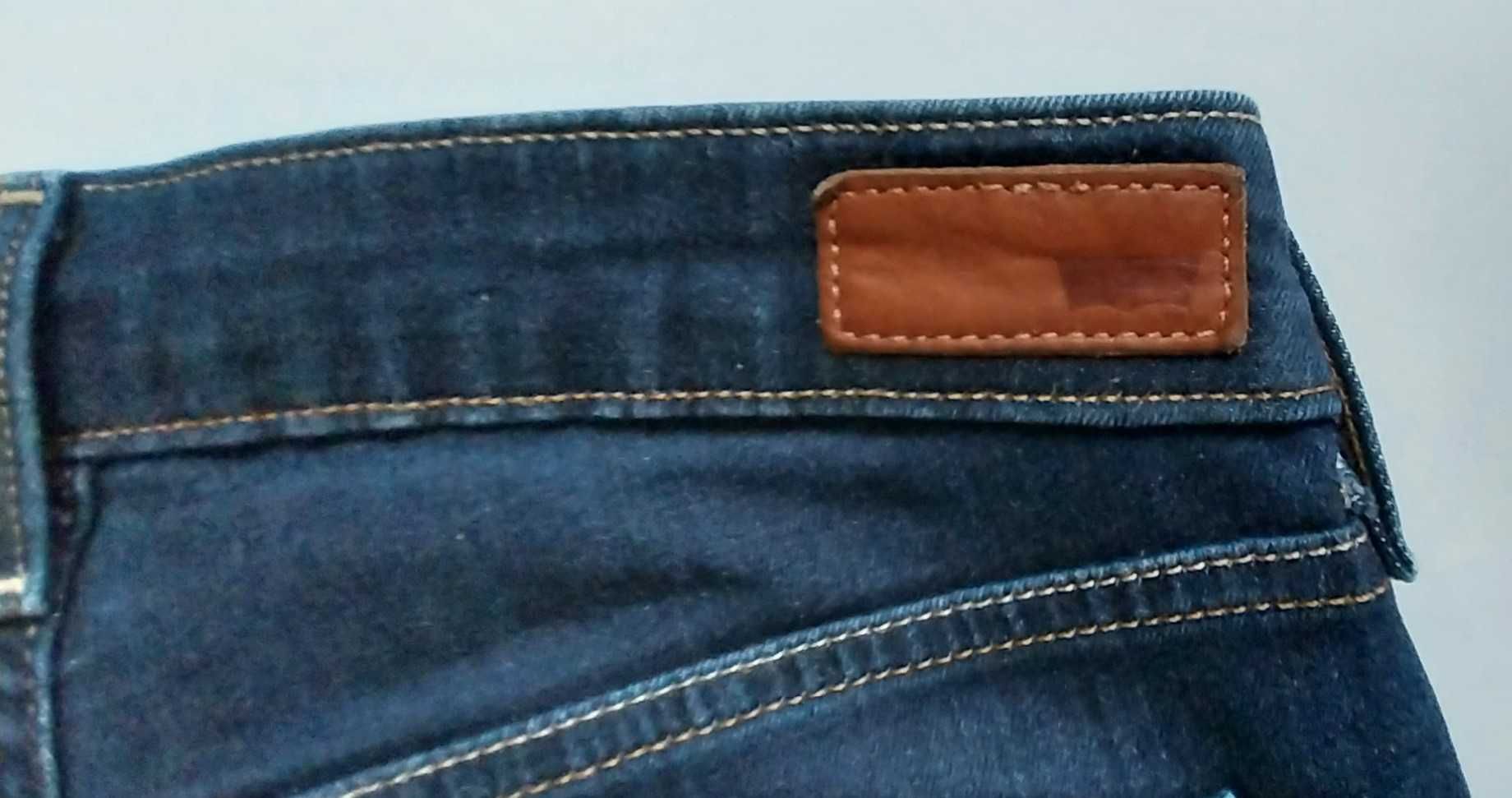Jeansy Levi’s 27straight curve