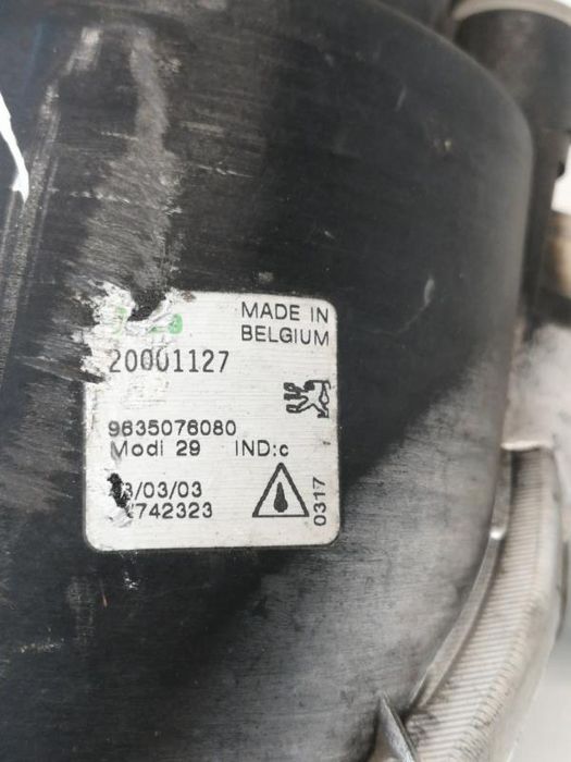 Farol nevoeiro frente direito PEUGEOT 206 (2A/C)