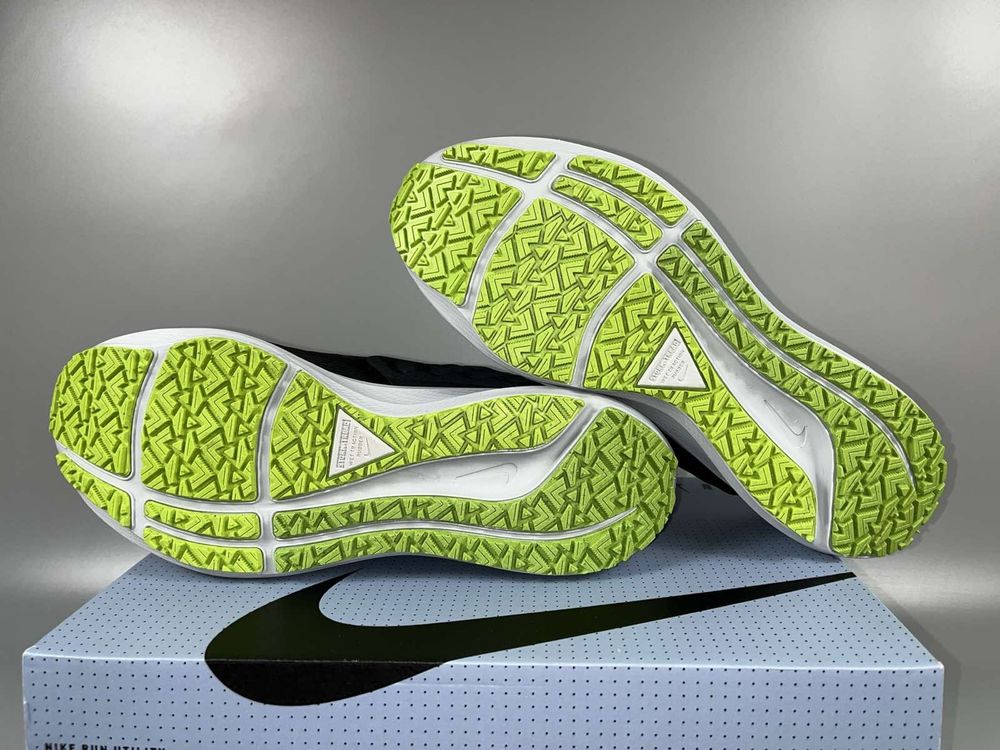 Кроссовки Nike Air Zoom Pegasus 39 Shield 44 размер (по стельке 28 см)