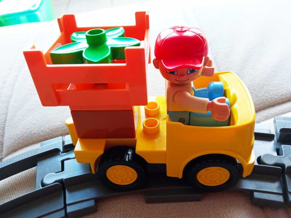 LEGO DUPLO pociąg/ciuchcia dla maluszka z torami