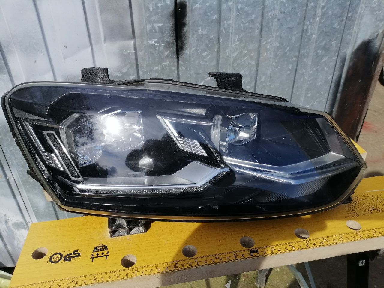 Prawa lampa Vw polo lift full Led