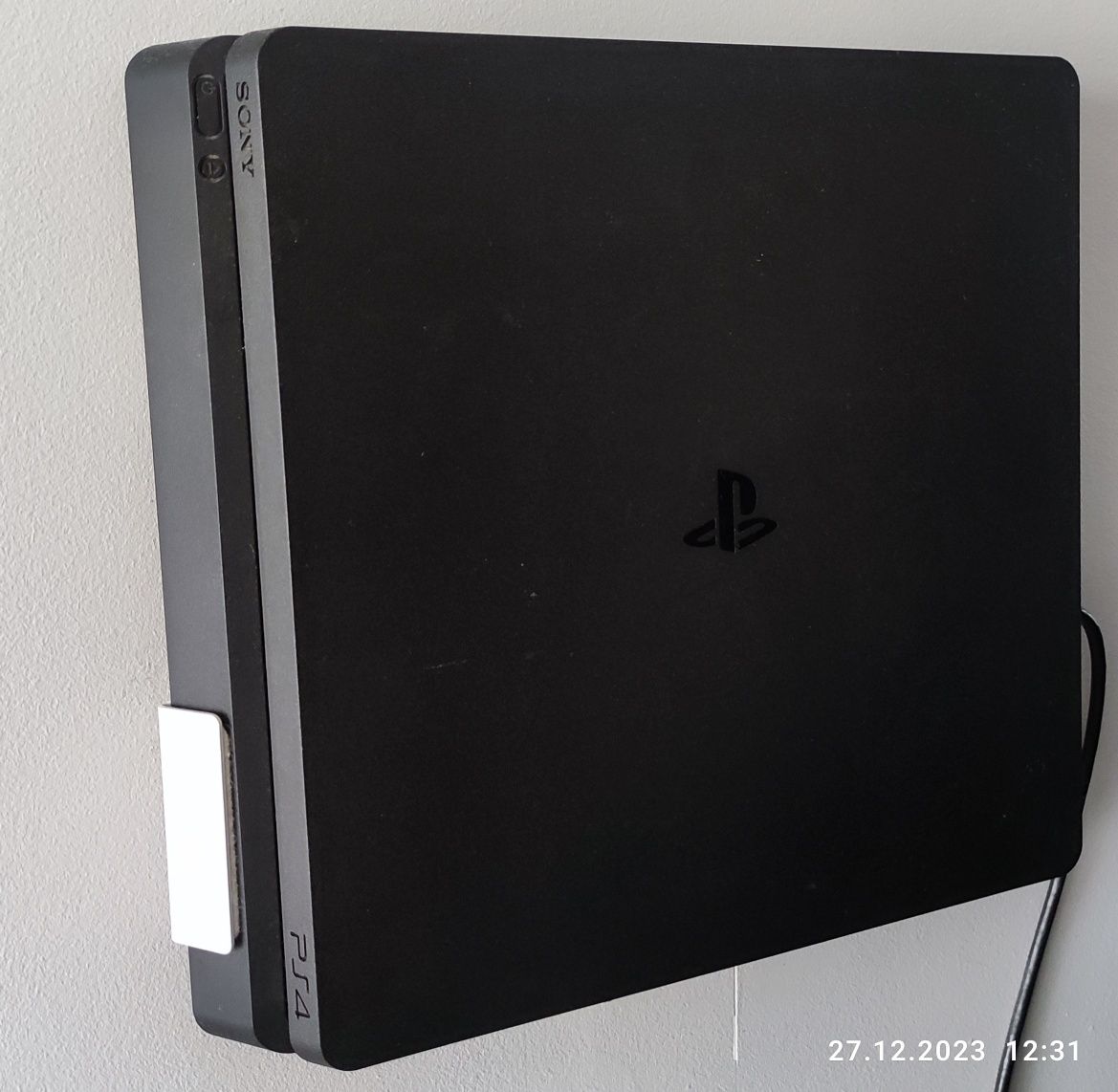 Sony playstation 4 slim 1Tb + pad + uchwyt