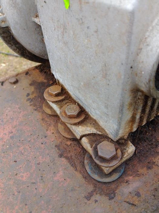 Motoreduktor/silnik na siłę