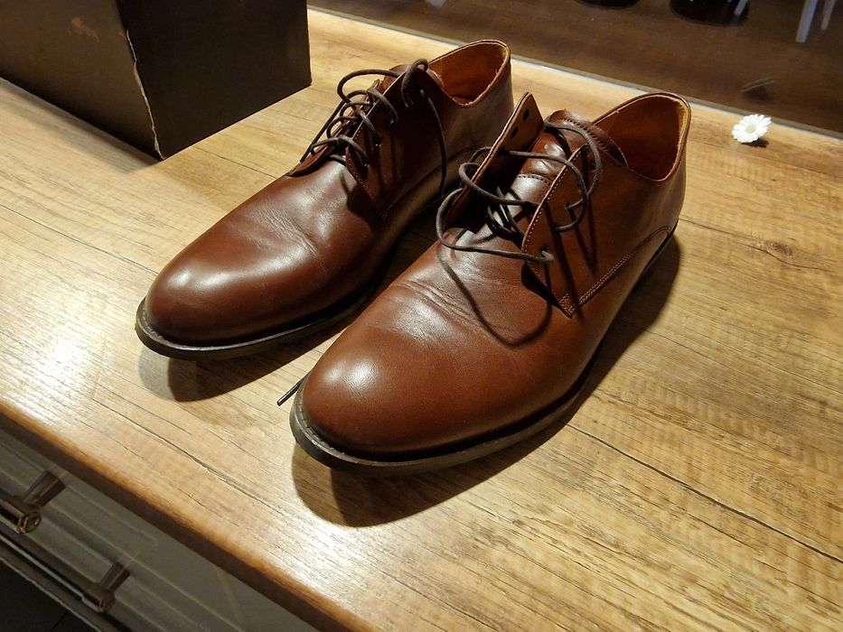 Sprzedam buty męskie eleganckie.