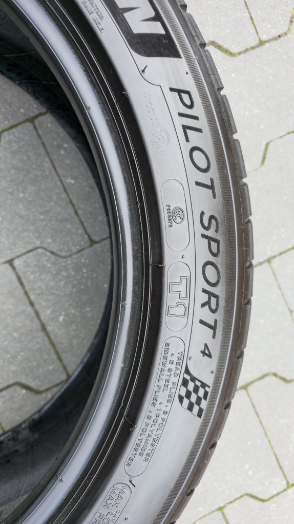 Michelin 235/45ZR18
