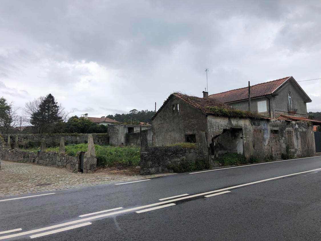 Venda de terreno com ruína, Vila Nova de Anha, Viana do Castelo.