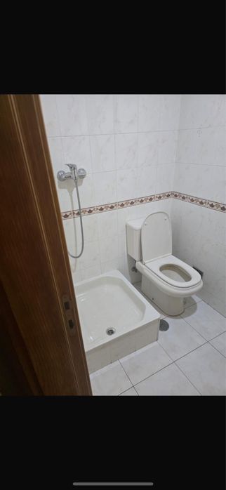 Quarto Suíte para alugar com casa de banho privada em Corroios.