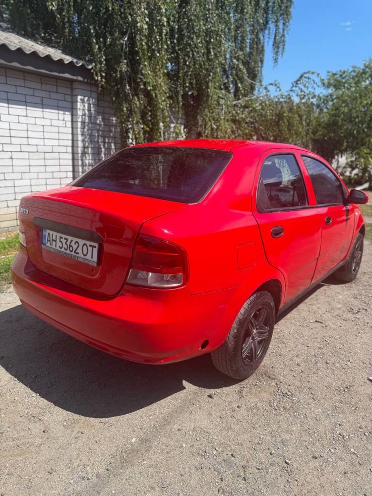 Chevrolet Aveo T200 в хорошем состоянии
