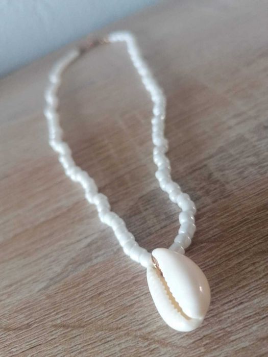 Conjunto de bijuteria com conchas