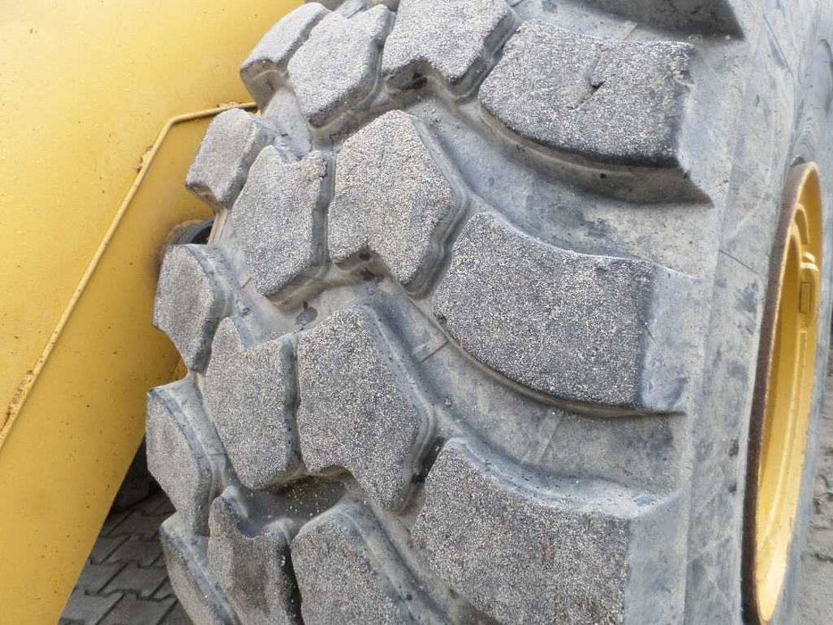 Ładowarka CAT 966K z Niemiec