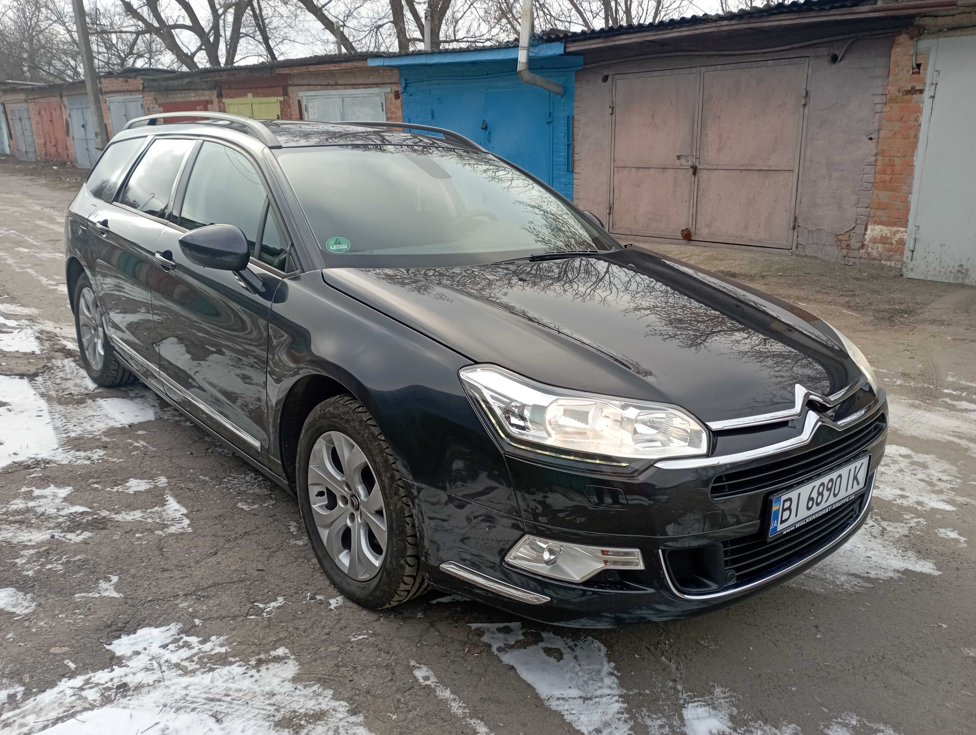 Продам авто (9300 $) або обміняю на житло.