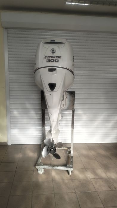 Evinrude Etec 300 Autoryzowany serwis silników zaburtowych