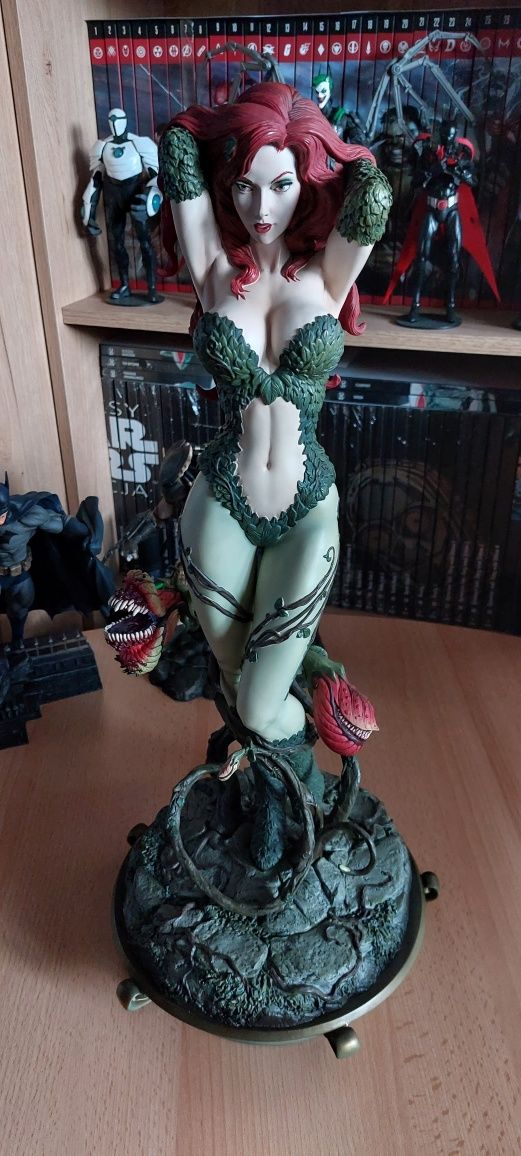 Poison Ivy Sideshow Collectibles Premium Format Figure