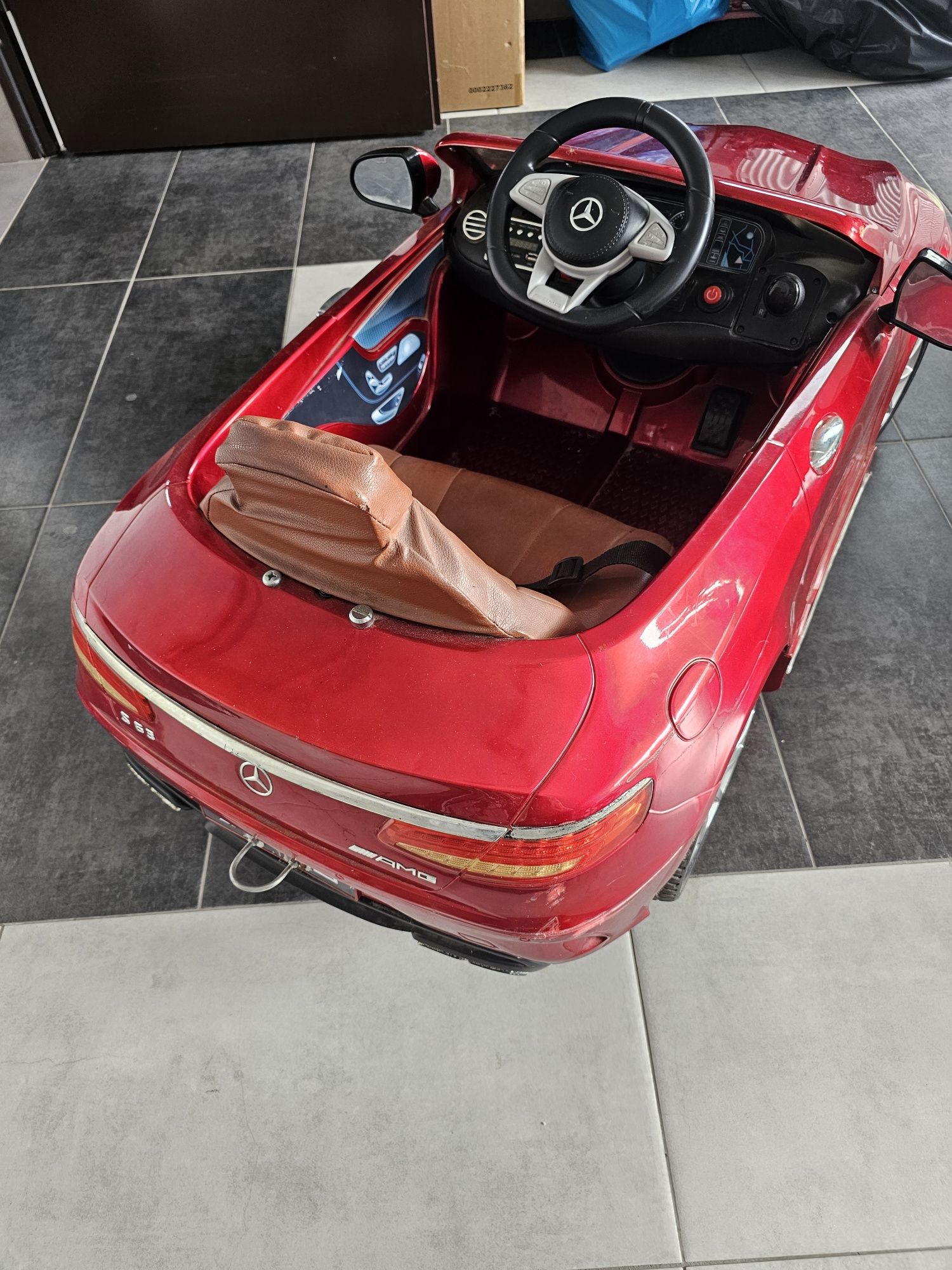 Samochód dla dziecka mercedes