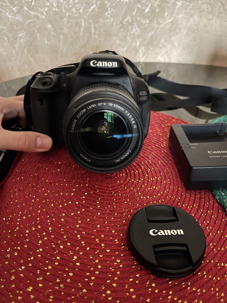 Фотоапарат Canon EOS 600 D