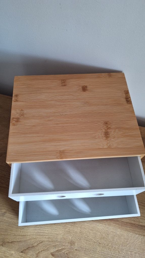 Mini komoda z 2 szufladkami