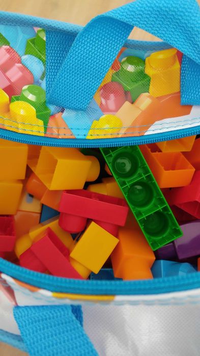 Lego com 150 peças da Fisher Price. Idade +1 ano