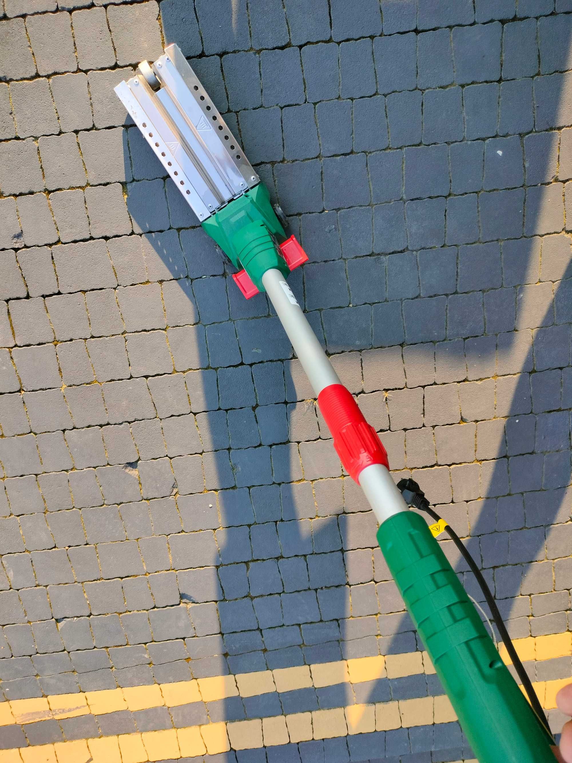 Elektryczne urządzenie do wypalania chwastów. Parkside.
