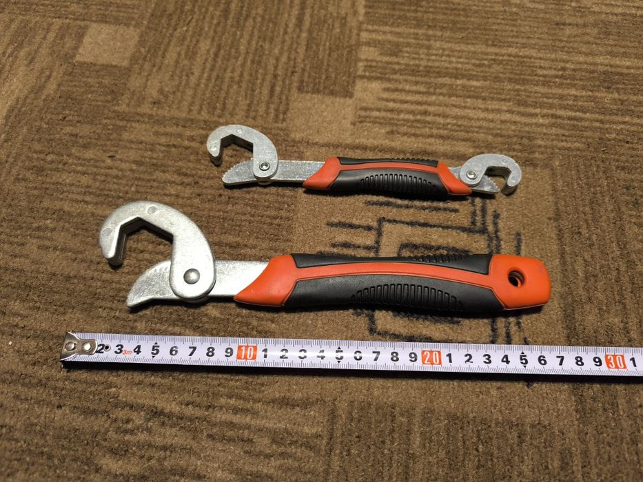 Ключ самозатискний універсальний посилений, 2-комп. ручка, 2 шт. 9-23