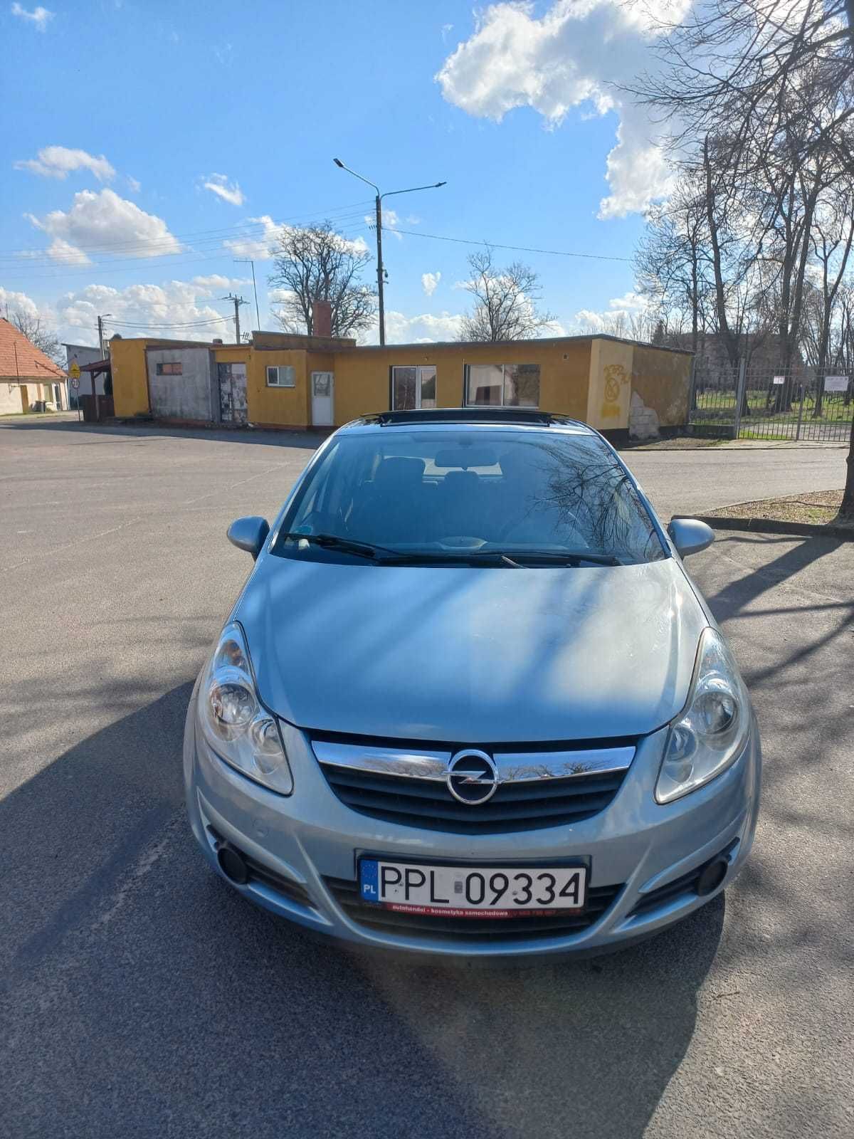 Opel Corsa D // 2007 rok // 1.4 16 V // 90 KM //