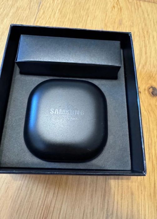 Samsung galaxy s22 ultra + słuchawki , ładowarka i zegarek